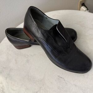 Classic Black Leather Coupleof of Anthropology Womens oxfords size 40
